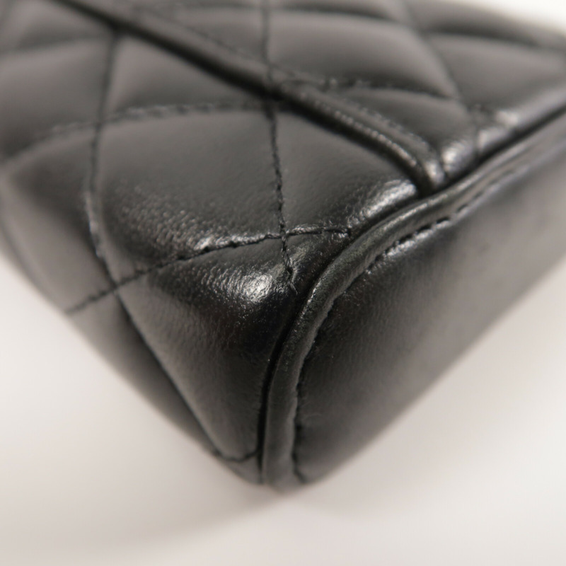 CHANEL 羊皮皮革Phone Case金扣鏈帶肩背袋-12