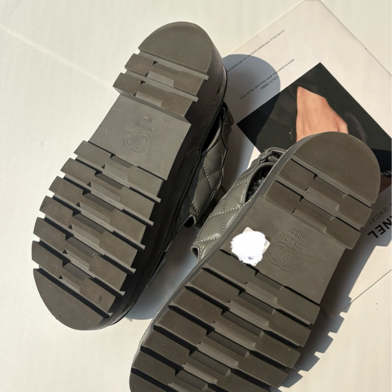 Chanel灰油蠟皮水鑽毛底二舅鞋-1