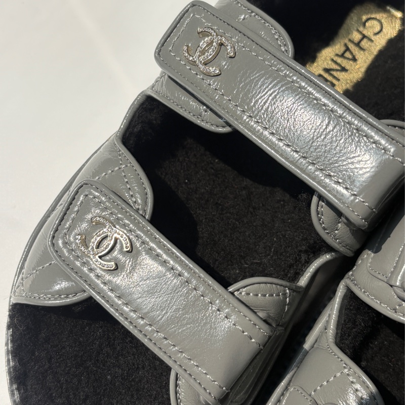 Chanel灰油蠟皮水鑽毛底二舅鞋-3