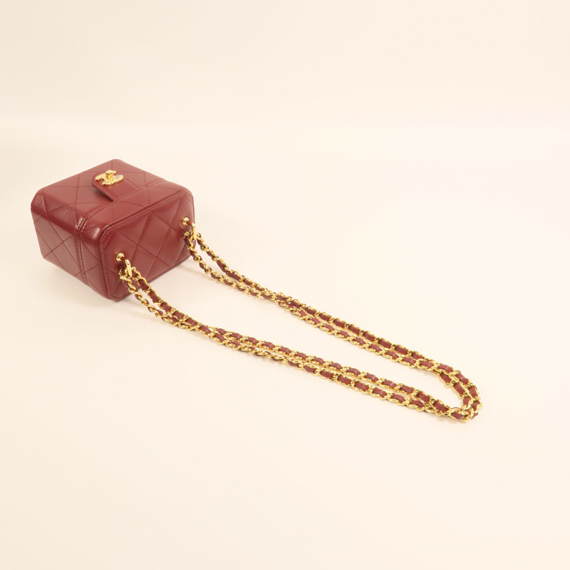 CHANEL 羊皮皮革Vanity Case金扣鏈帶肩背袋-7