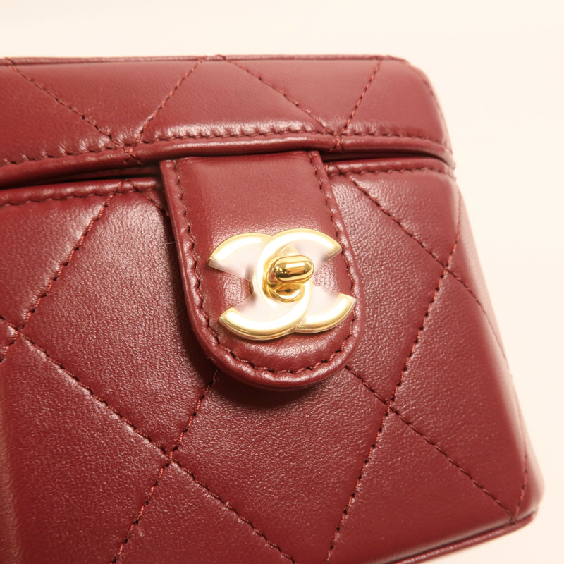 CHANEL 羊皮皮革Vanity Case金扣鏈帶肩背袋-8