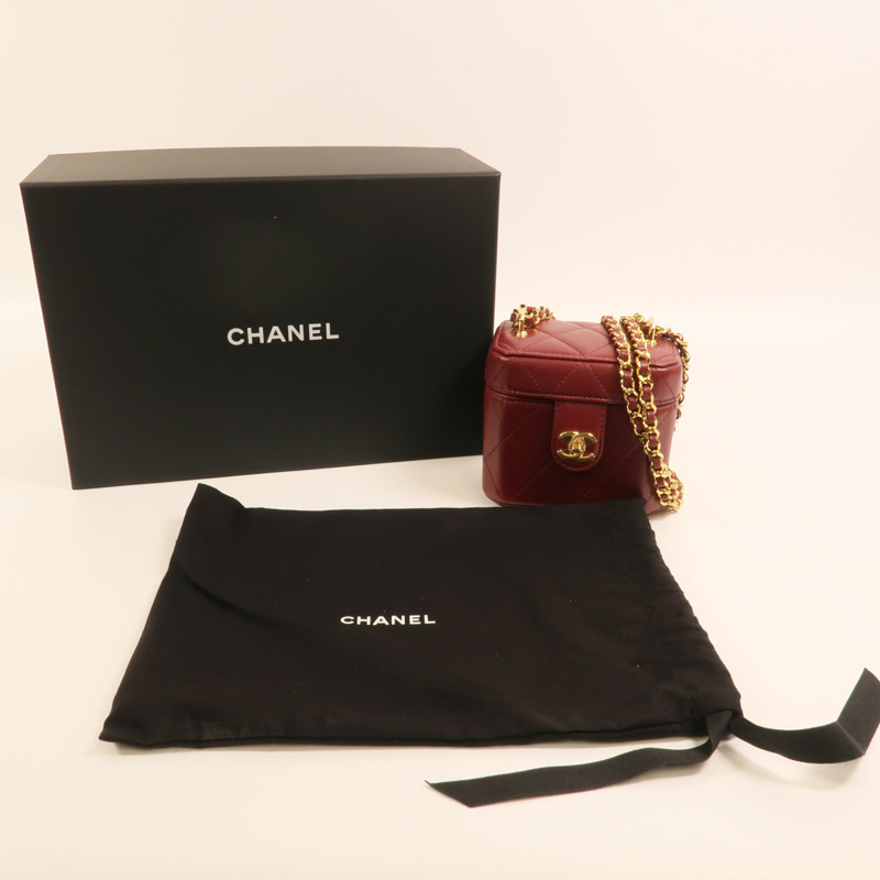 CHANEL 羊皮皮革Vanity Case金扣鏈帶肩背袋-9