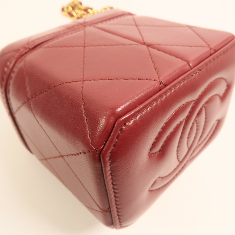 CHANEL 羊皮皮革Vanity Case金扣鏈帶肩背袋-13