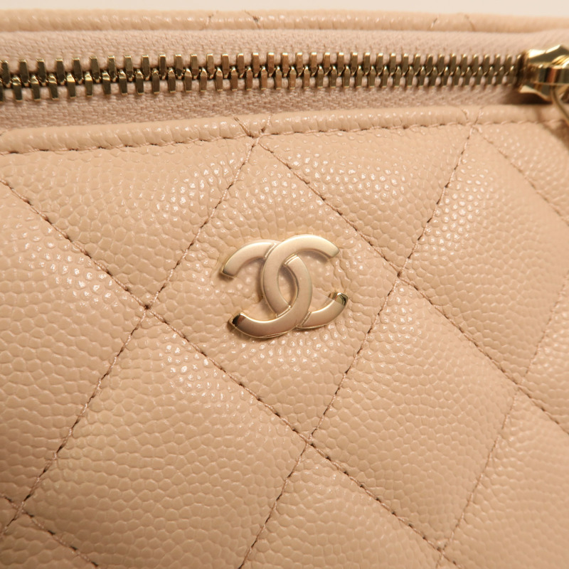 CHANEL 牛皮皮革Vanity Case金扣鏈帶肩背袋-8