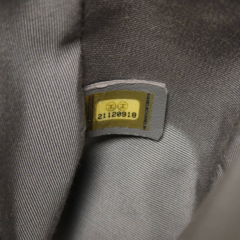 CHANEL 羊皮皮革Boy 28銀扣鏈帶肩背袋-6