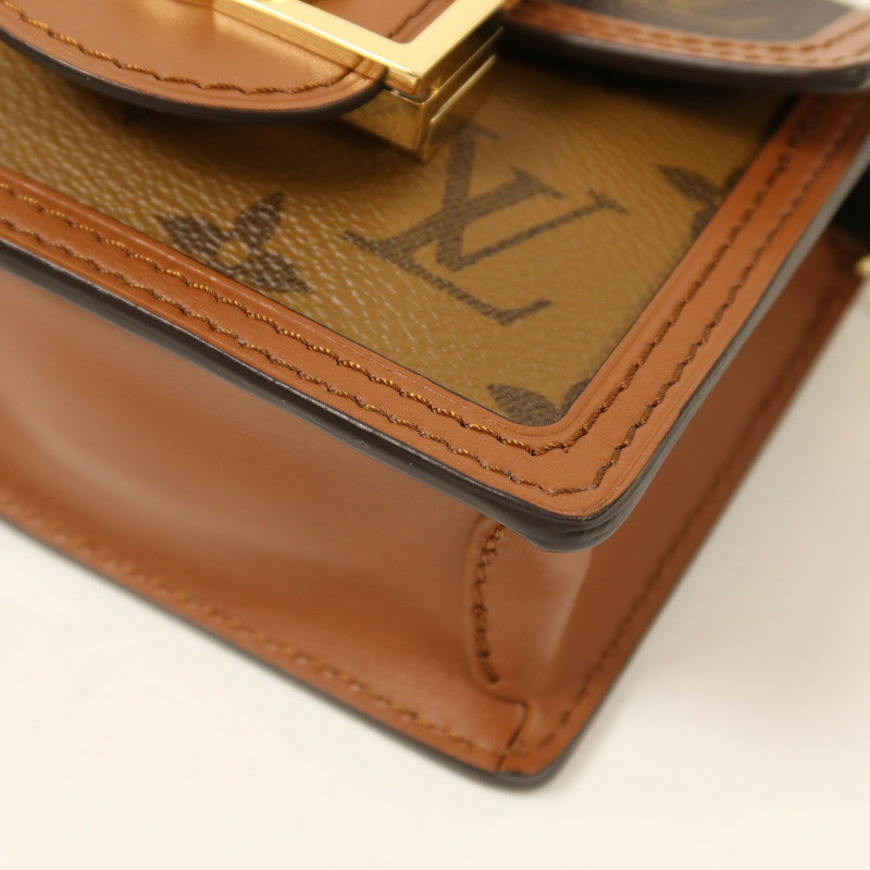 LOUIS VUITTON Monogram/Monogram Reverse Micro Dauphine金扣鏈帶肩背袋棕色-13