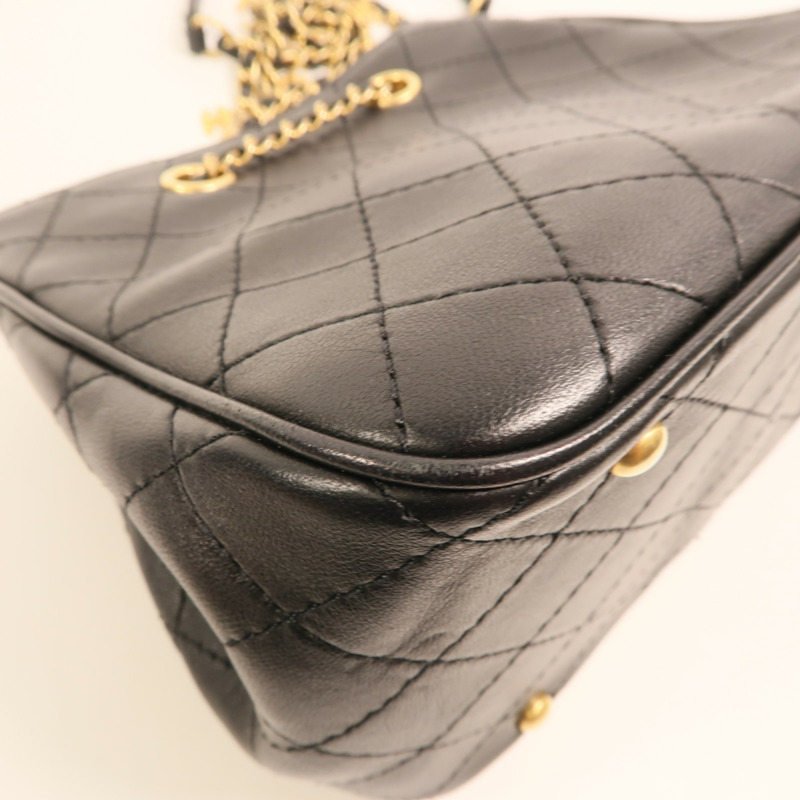 CHANEL 牛皮皮革Drawstring Bucket Bag金扣鏈帶肩背袋-14