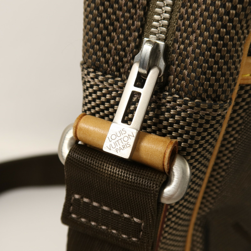 LOUIS VUITTON Damier Geant Citadin NM銀扣肩背袋-11