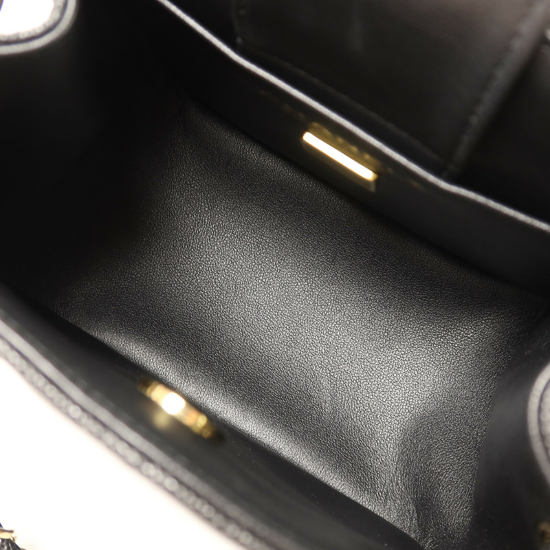 CHANEL 牛皮皮革Mini Tote金扣肩背袋-4