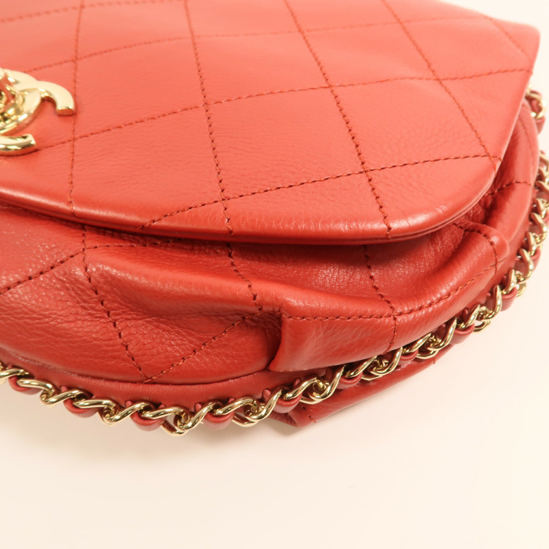 CHANEL 牛皮皮革Chain Around Bag金扣鏈帶肩背袋-9