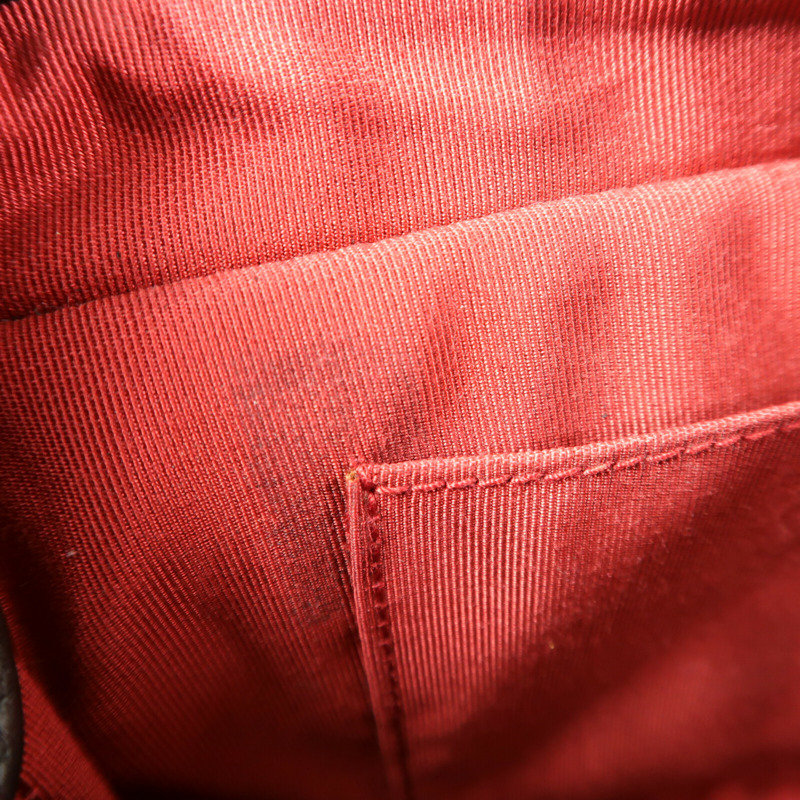 CHANEL 牛皮皮革Gabrielle Small鏈帶肩背袋-16