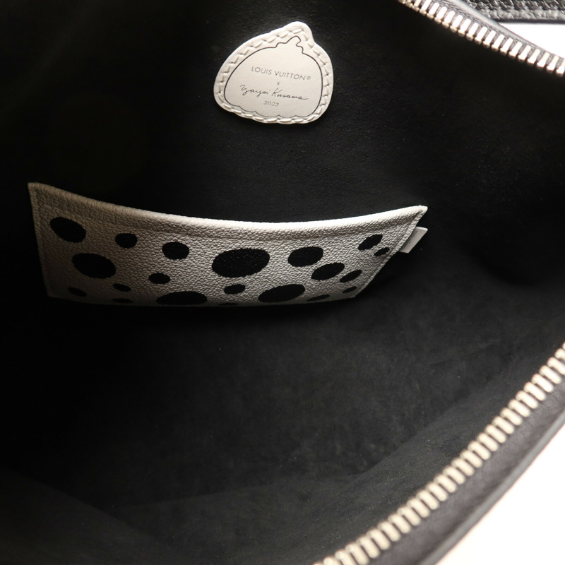 LOUIS VUITTON Monogram Empreinte LVxYK Marshmallow PM肩背袋-4