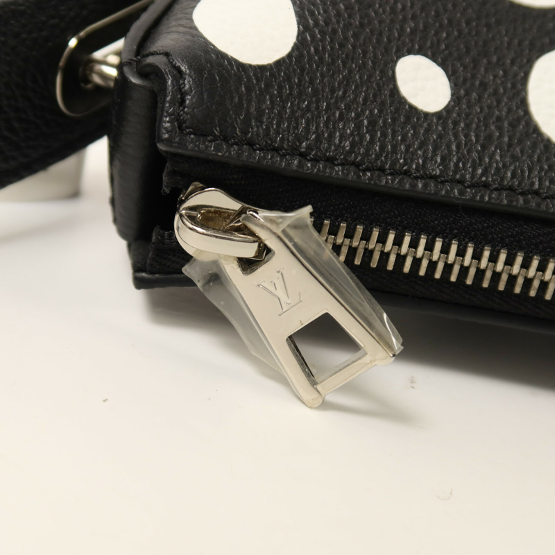 LOUIS VUITTON Monogram Empreinte LVxYK Marshmallow PM肩背袋-9