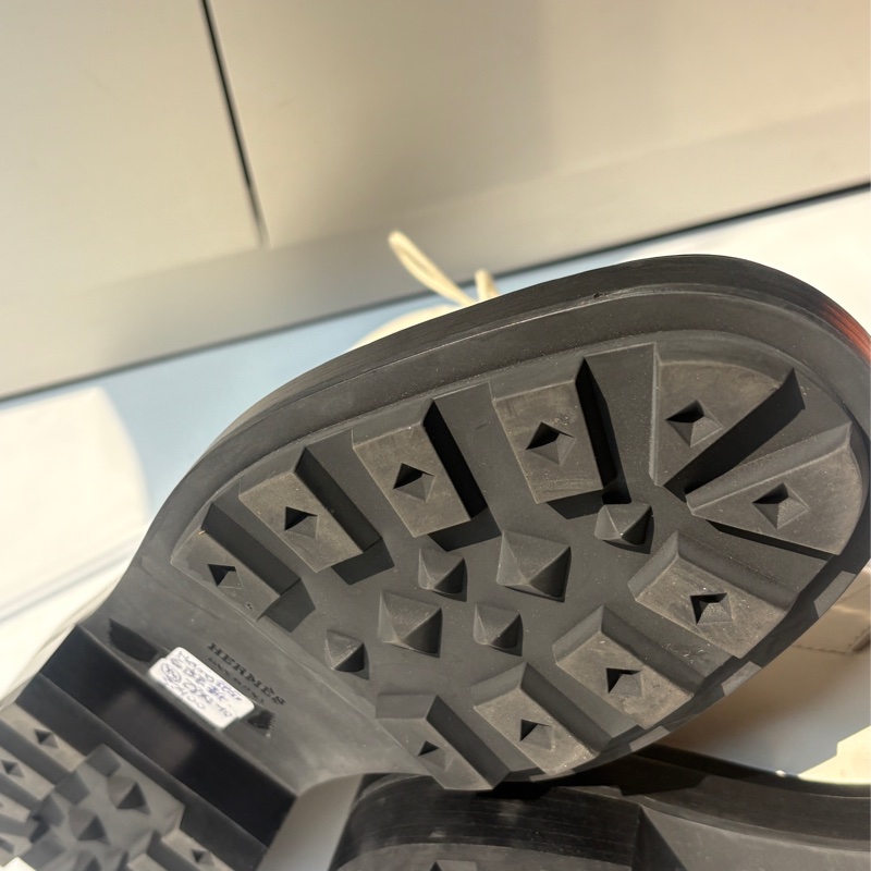 Hermes 米白Kelly釦綁帶短靴-4