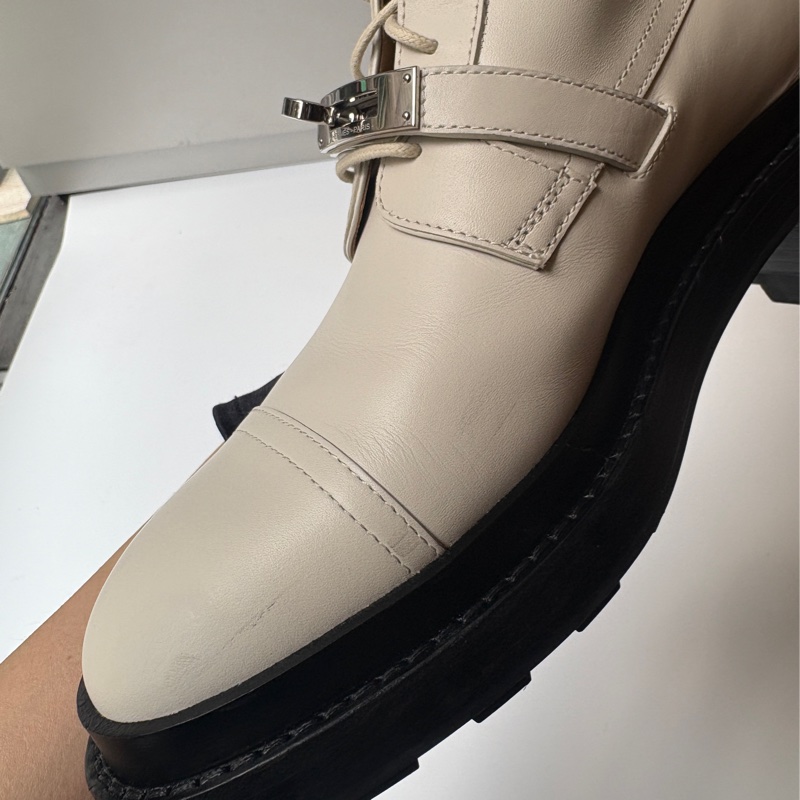 Hermes 米白Kelly釦綁帶短靴-15