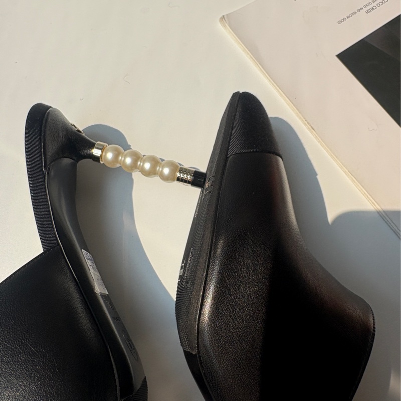 Chanel 黑皮珍珠高根穆勒鞋-12