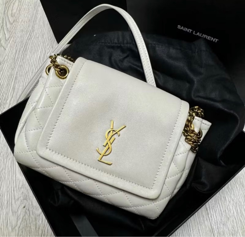 Saint Laurent NOLITA小羊皮迷你手袋-9