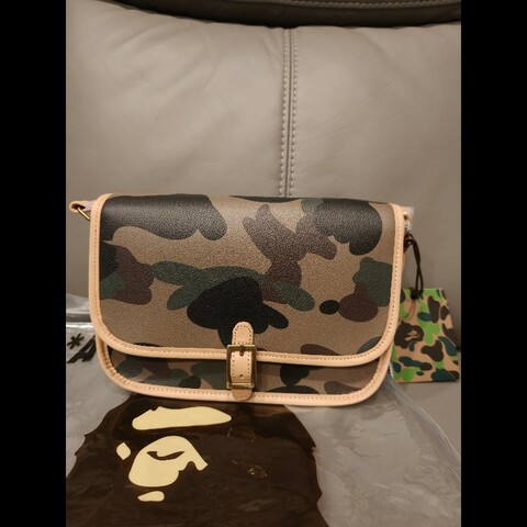 日本帶回，絕版bape迷彩男女可背側背包