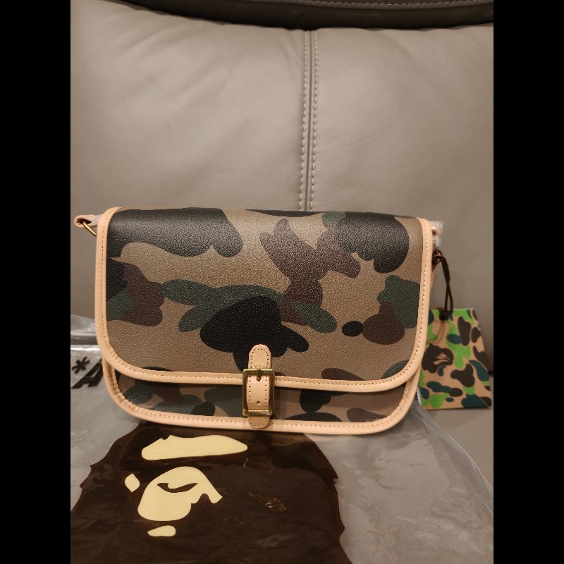 日本帶回，絕版bape迷彩男女可背側背包-0