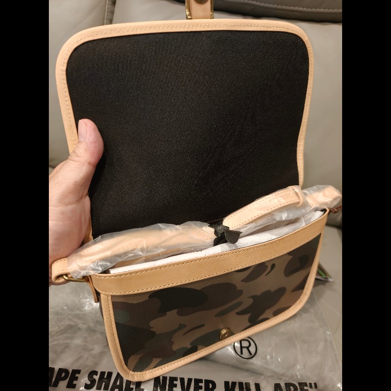 日本帶回，絕版bape迷彩男女可背側背包-6