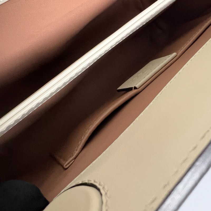 GUCCI 503877 白蛇皮夾子包-7