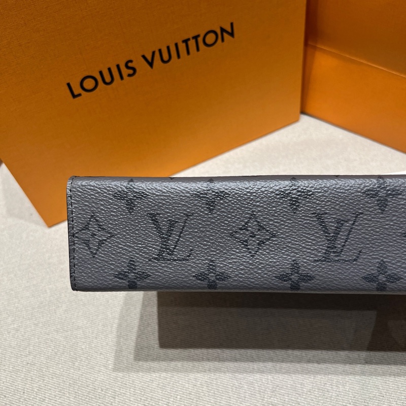 LV 經典老花拼色黑武士手拿包 編碼款-3