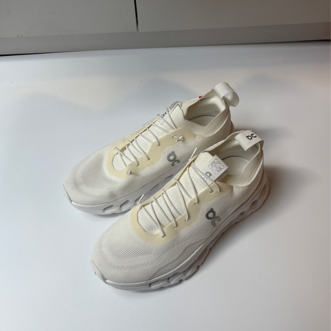 Loewe X On 聯名白色休閒鞋