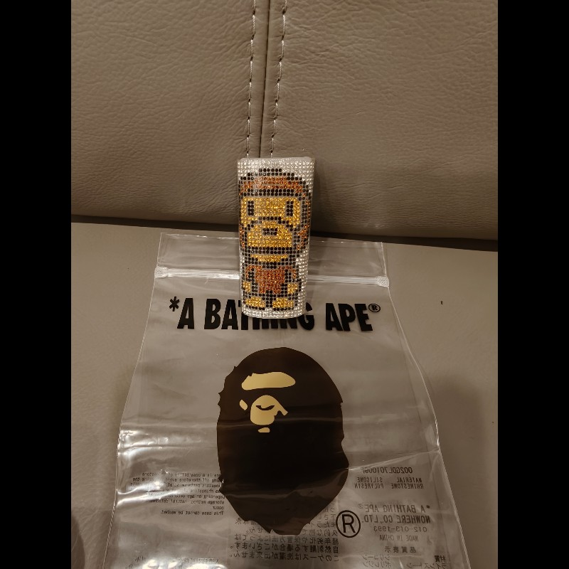 日本帶回現貨,bape打火機鑲鑽打火機套子,絕版品-1