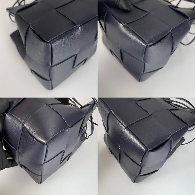 BV 晶片款 深藍3*4水桶包-7