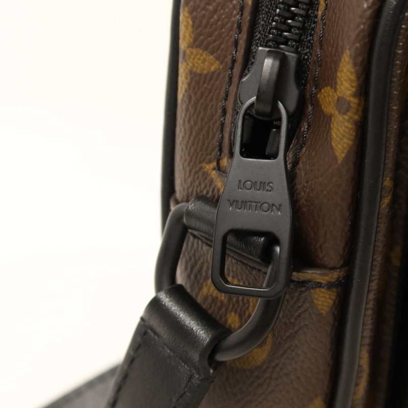 LOUIS VUITTON Monogram Macassar Christopher Wearable Wallet肩背袋-8