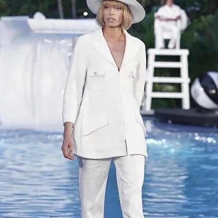 CHANEL奶白色粗花呢外套-2