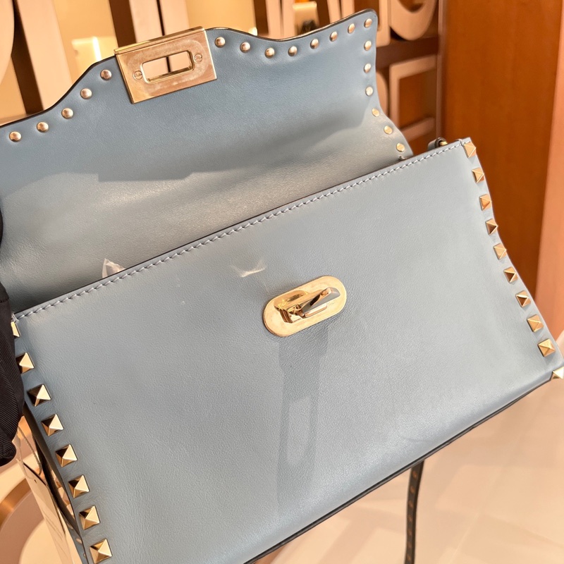 Valentino華倫天奴霧霾藍鉚釘郵差包-4