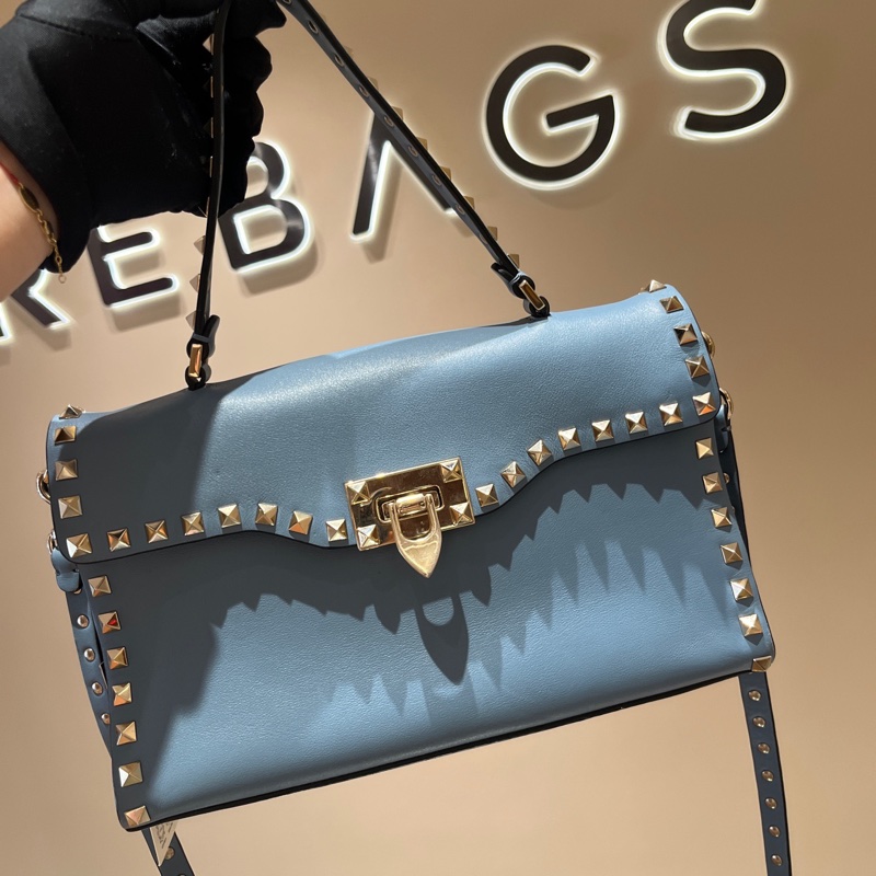 Valentino華倫天奴霧霾藍鉚釘郵差包-7