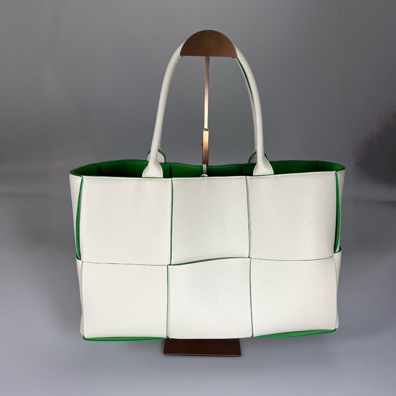 BV Arco白拼綠寬編織2*3子母手提托特包-1