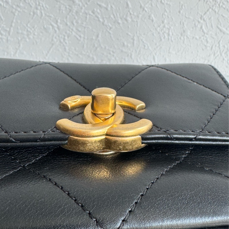 chanel AS8231黑色迷你掀蓋金鍊斜背鏈包 超可愛❤️🔥❤️🔥-11