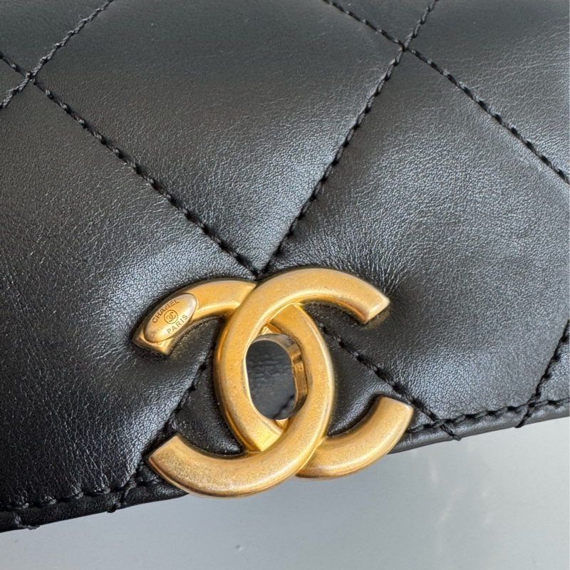 chanel AS8231黑色迷你掀蓋金鍊斜背鏈包 超可愛❤️🔥❤️🔥-13