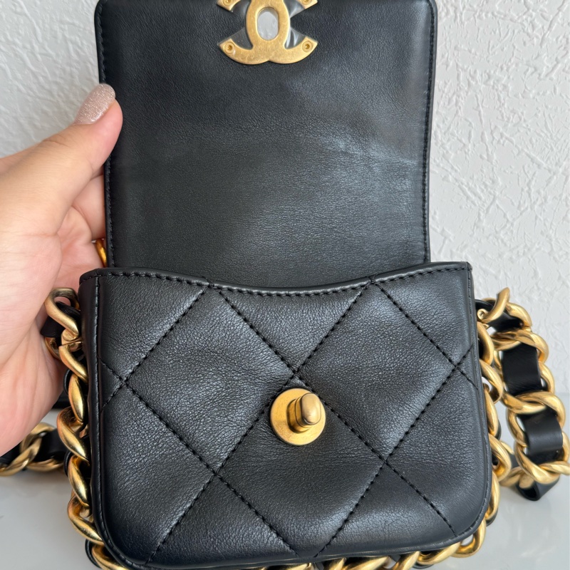 chanel AS8231黑色迷你掀蓋金鍊斜背鏈包 超可愛❤️🔥❤️🔥-14