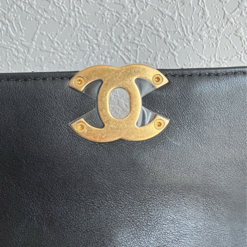 chanel AS8231黑色迷你掀蓋金鍊斜背鏈包 超可愛❤️🔥❤️🔥-15