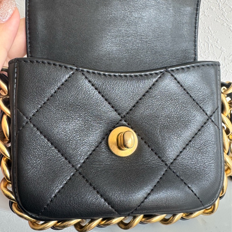 chanel AS8231黑色迷你掀蓋金鍊斜背鏈包 超可愛❤️🔥❤️🔥-17