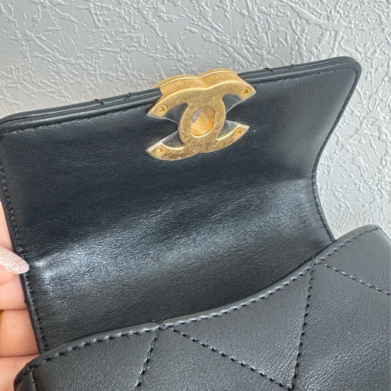 chanel AS8231黑色迷你掀蓋金鍊斜背鏈包 超可愛❤️🔥❤️🔥-23