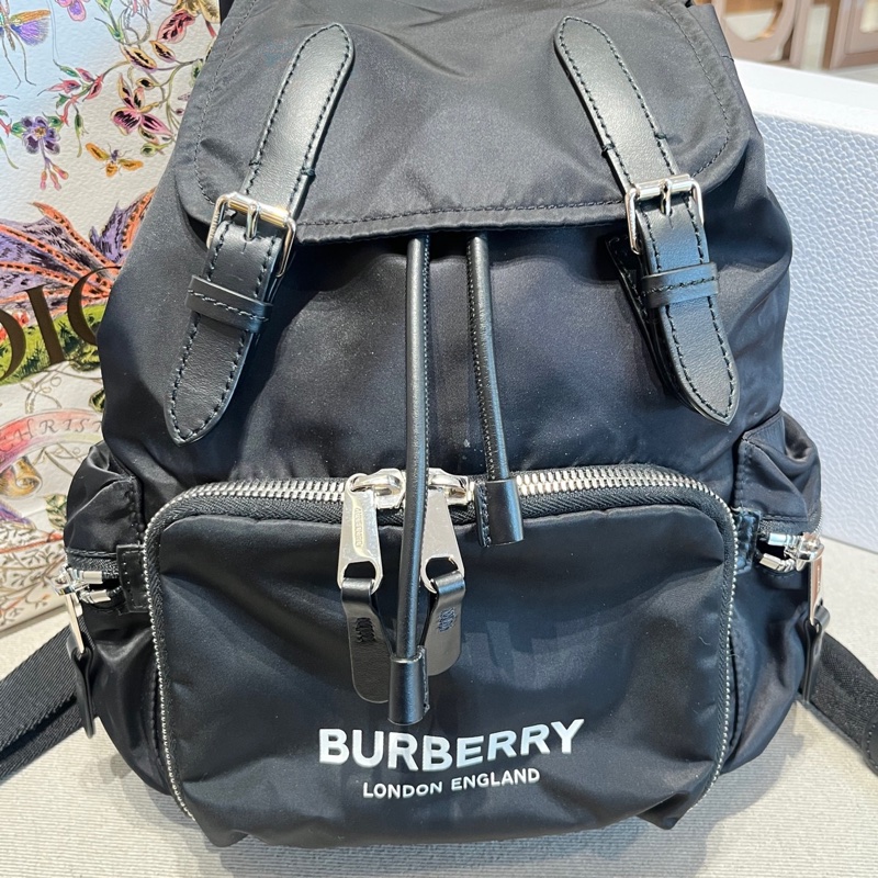 Burberry巴寶莉黑色中號雙肩包-0