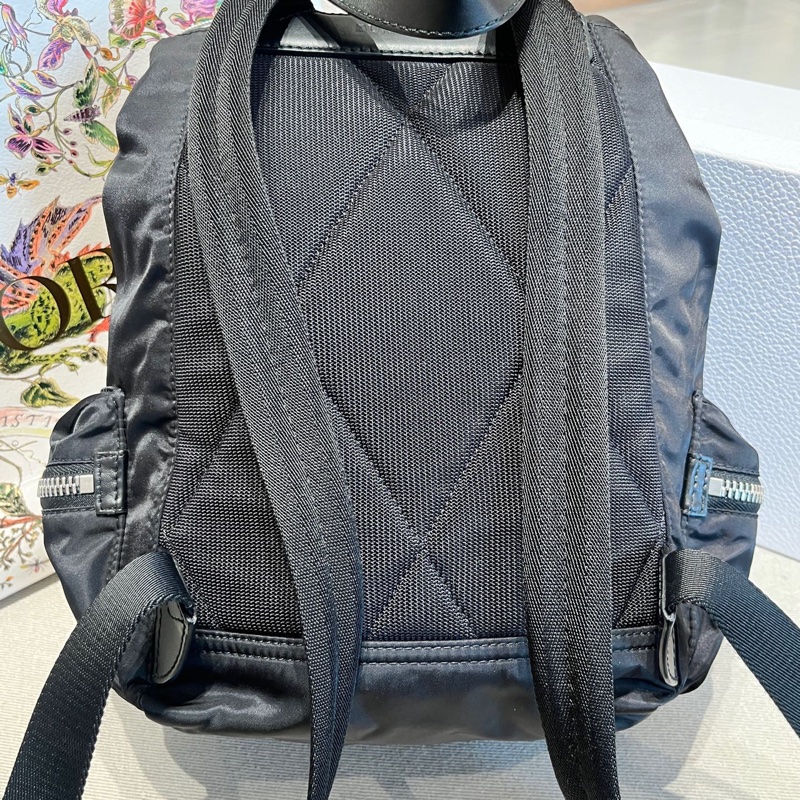 Burberry巴寶莉黑色中號雙肩包-1