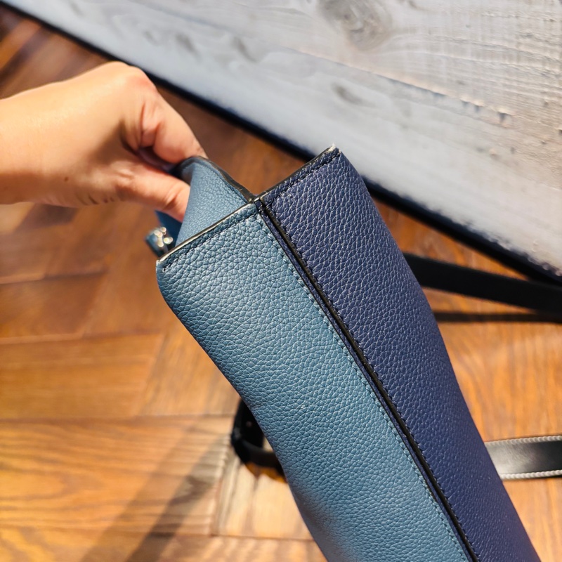 Loewe雙藍色男士包-4