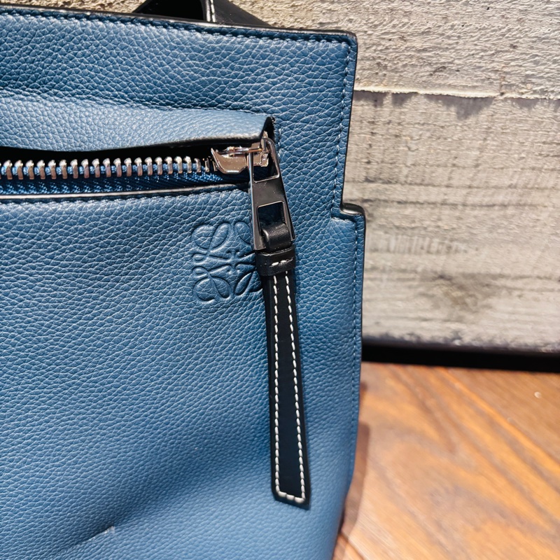 Loewe雙藍色男士包-13