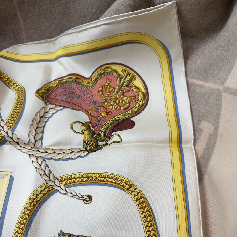 愛馬仕 Hermes 「盛宴」90✖️90典藏絲巾方巾 奶油色/ 金色/多色-8