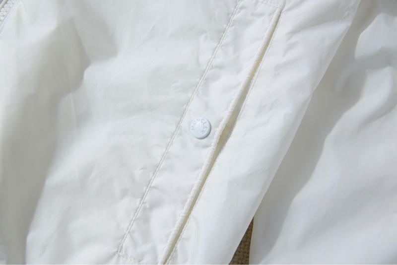 MONCLER紅白黑連帽風衣-3