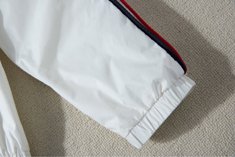 MONCLER紅白黑連帽風衣-5