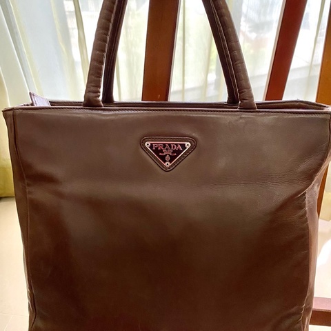 Prada 全皮手提袋