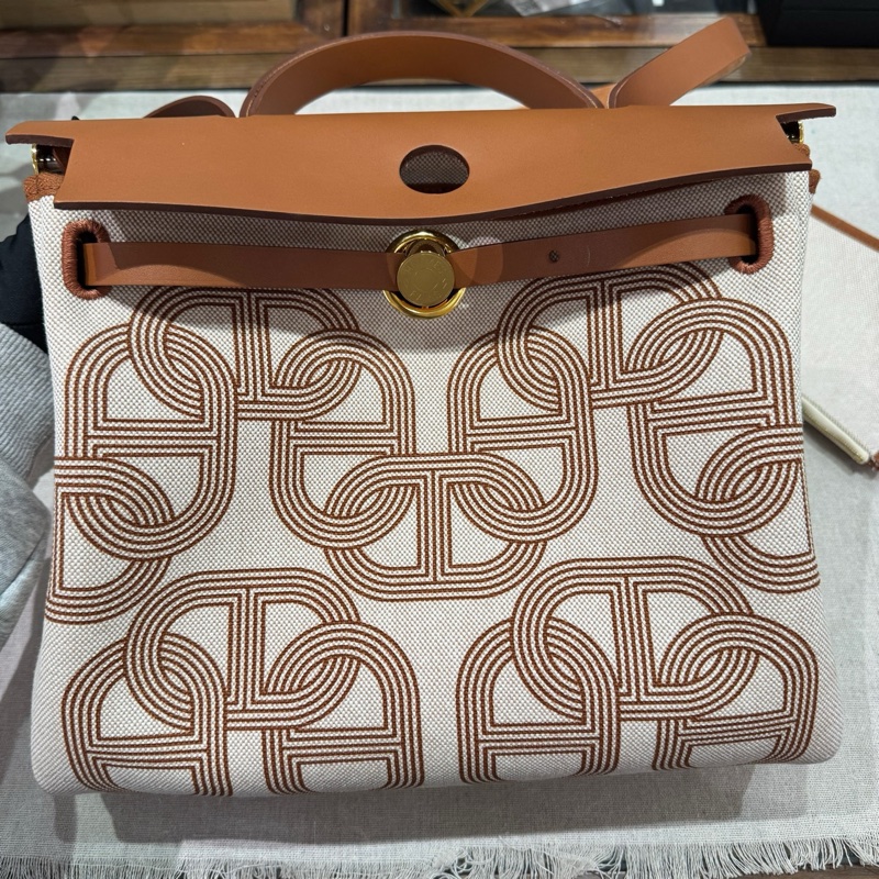 愛馬仕/Hermes Herbag31 金棕色豬鼻子限量版 閒置新有票-1