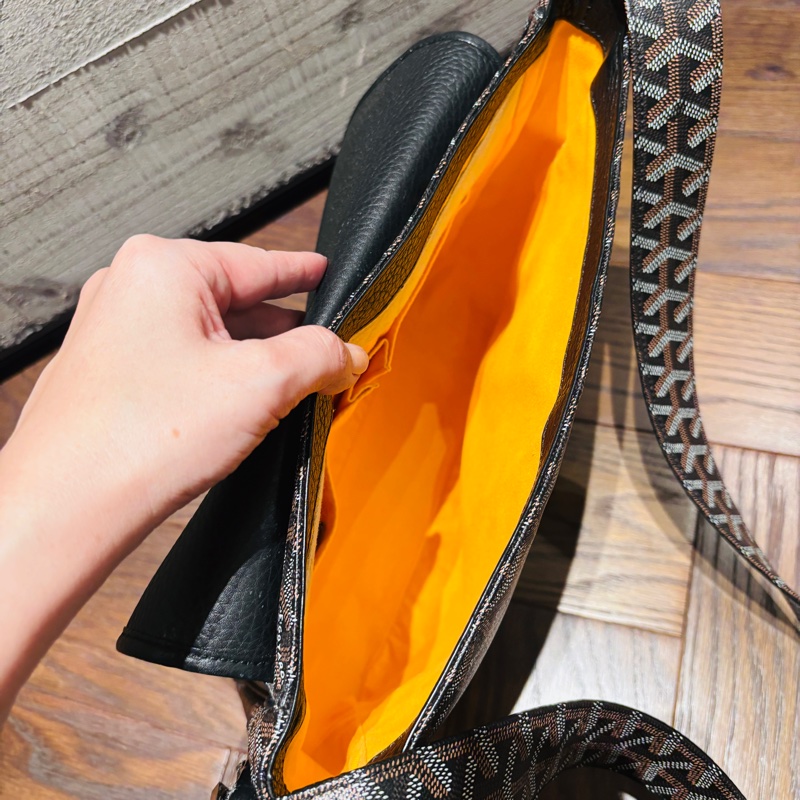 Goyard男士黑色斜跨包-14